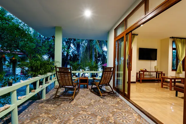 The covered veranda, shade all day long, Green Heaven Bungalows, Ang Thong, Koh Samui